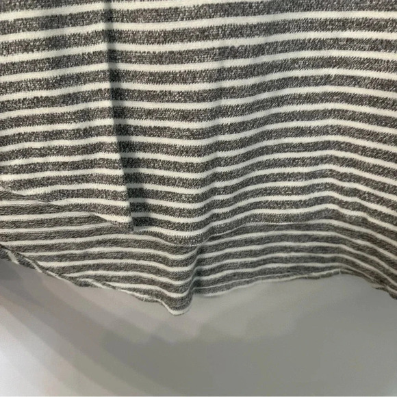 Theory Long Sleeve Gray & White Stripe Crew Neck Hi/Lo Cotton Sweater Size S GUC - Picture 5 of 8